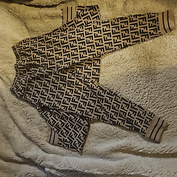 Fendi kids jogging suit  authentic - Picture 3 of 5